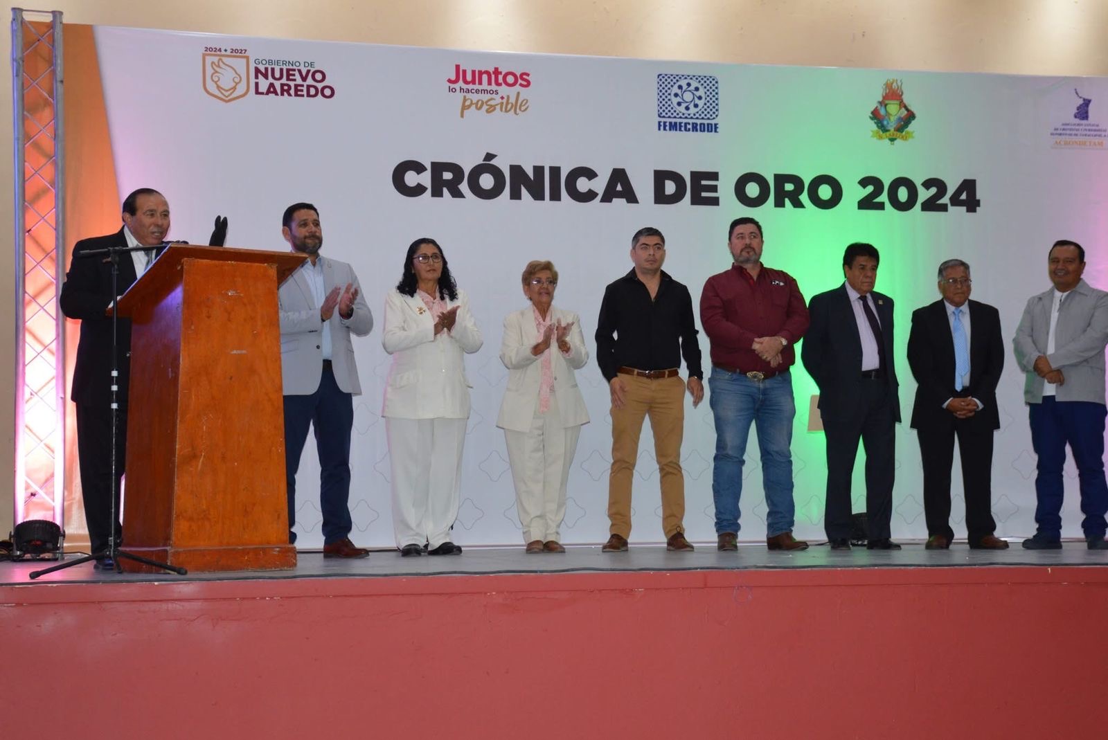 Celebran la Crónica de Oro con galardones y reconocimientos