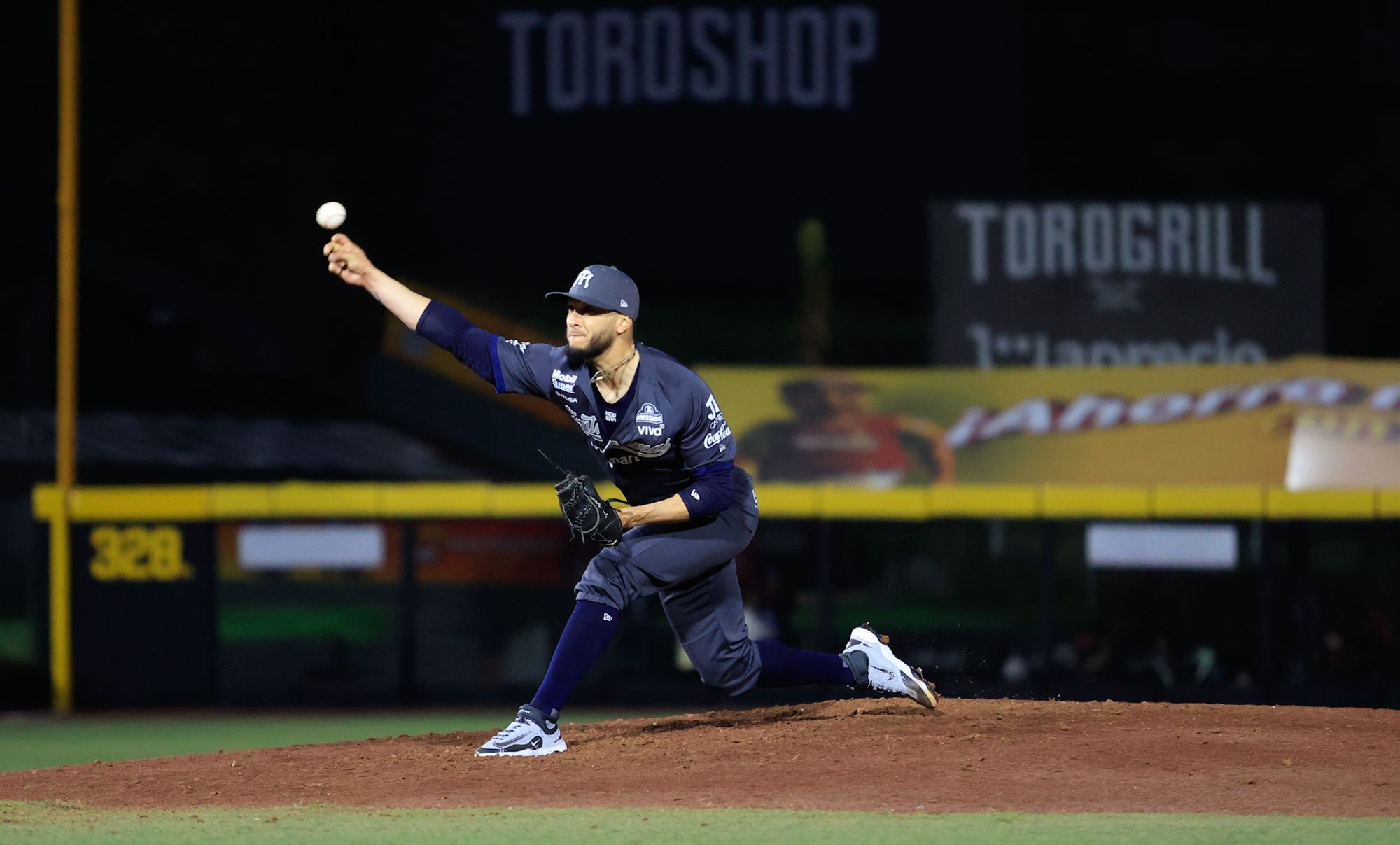 Sultanes vence a Toros en Tijuana y se adueña del liderato del Norte