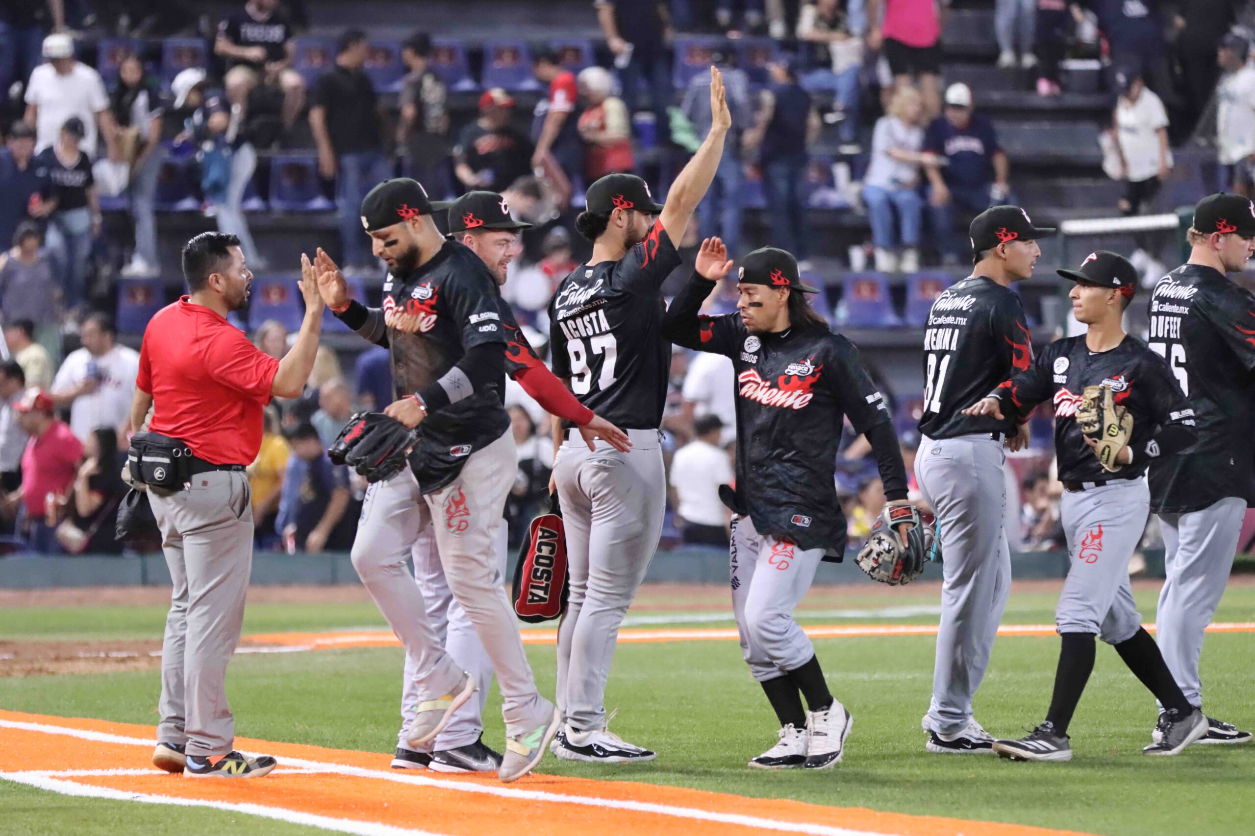 Durango prende el fuego en Nuevo Laredo y apaga el debut de Tecolotes