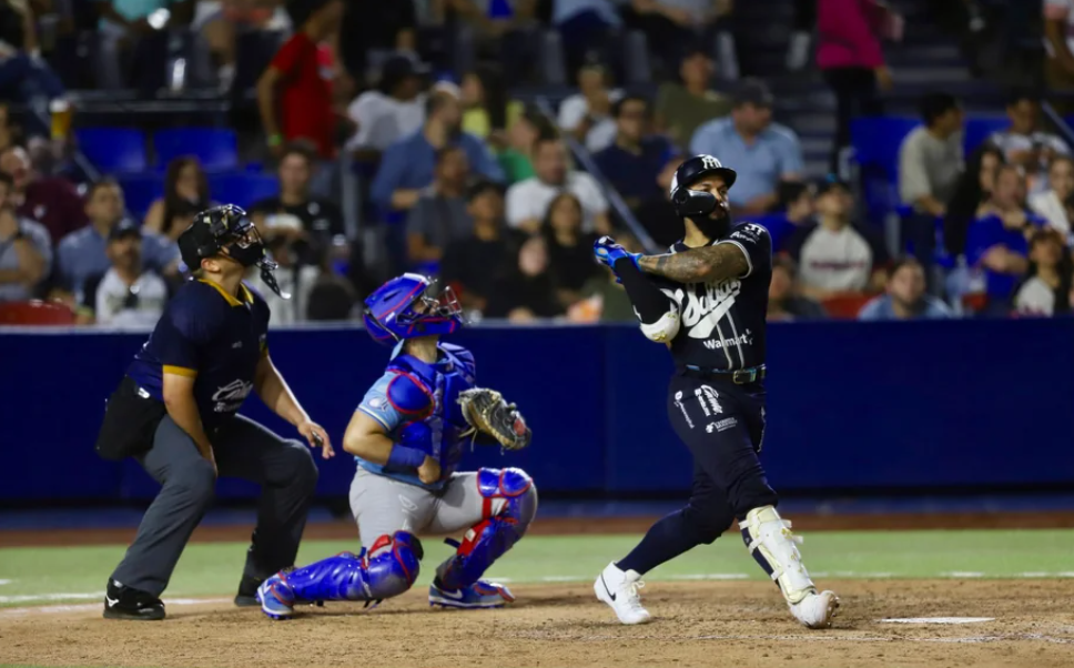 Zoilo Almonte lidera paliza de Sultanes y emparejan la serie ante Charros