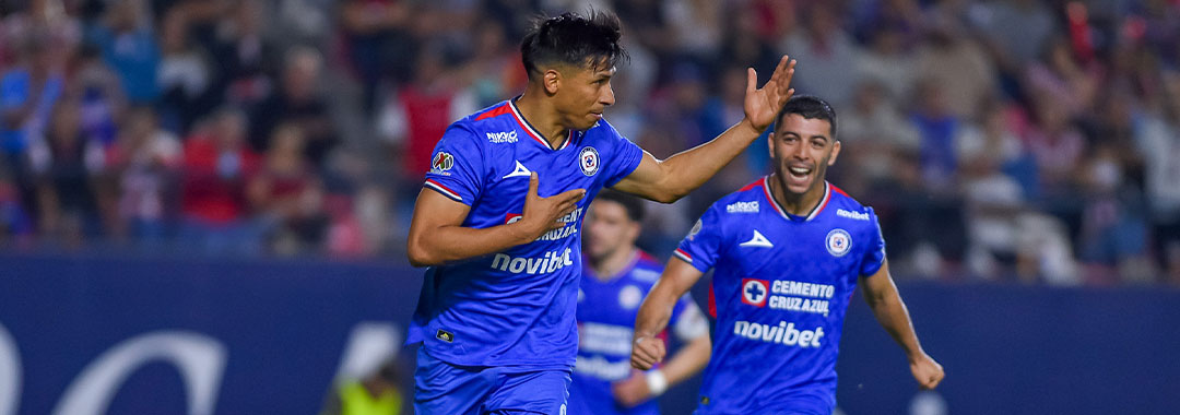 Cruz Azul sobrevive al drama y vence 2-1 al Atlético de San Luis