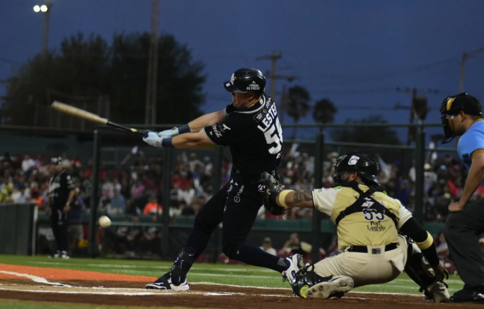 Sultanes pega primero en la serie: ventaja de 2-0 rumbo a la Final de Zona