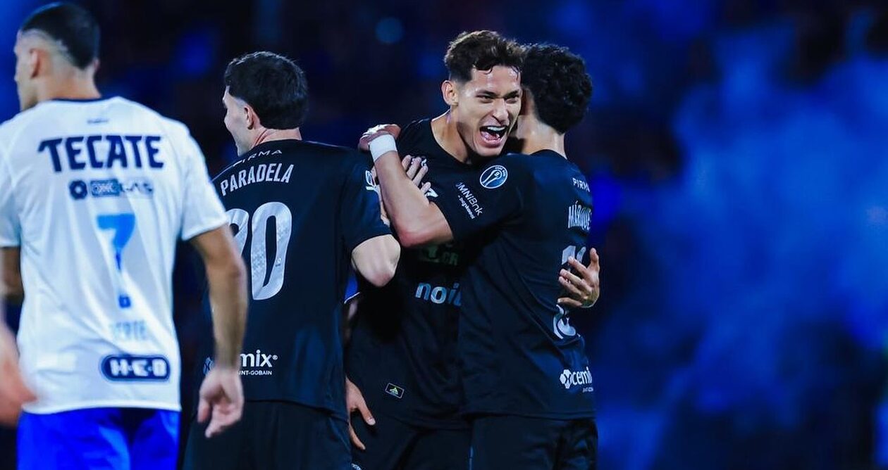 Cruz Azul aprovecha expulsión y vence 2-0 a Monterrey en el Ciudad de los Deportes 💥⚽