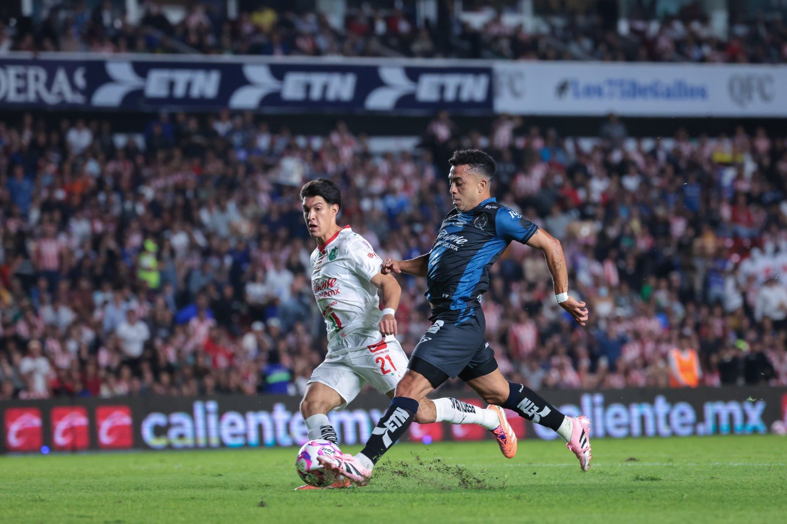 Querétaro sorprende en casa y derrota a Chivas con un gol tempranero