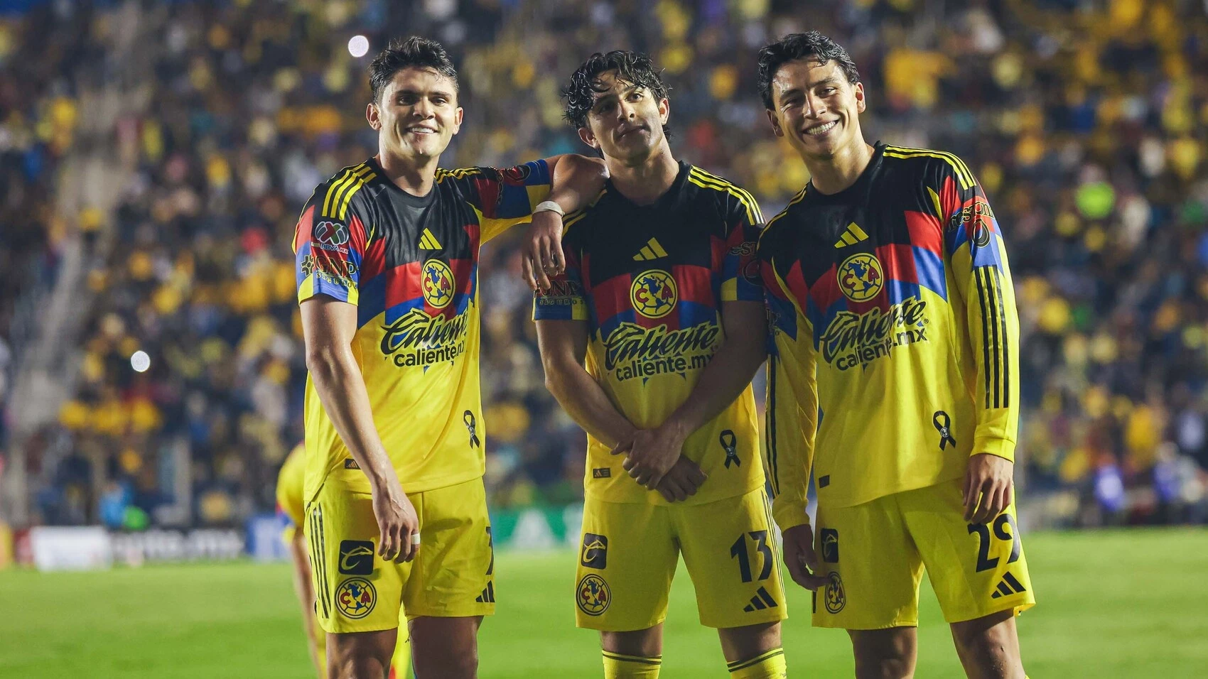 América y Cruz Azul se juegan la cima en un Clásico Joven de alto voltaje