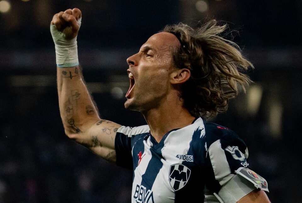 Rayados de Monterrey vence a Club León y suma tres puntos en casa