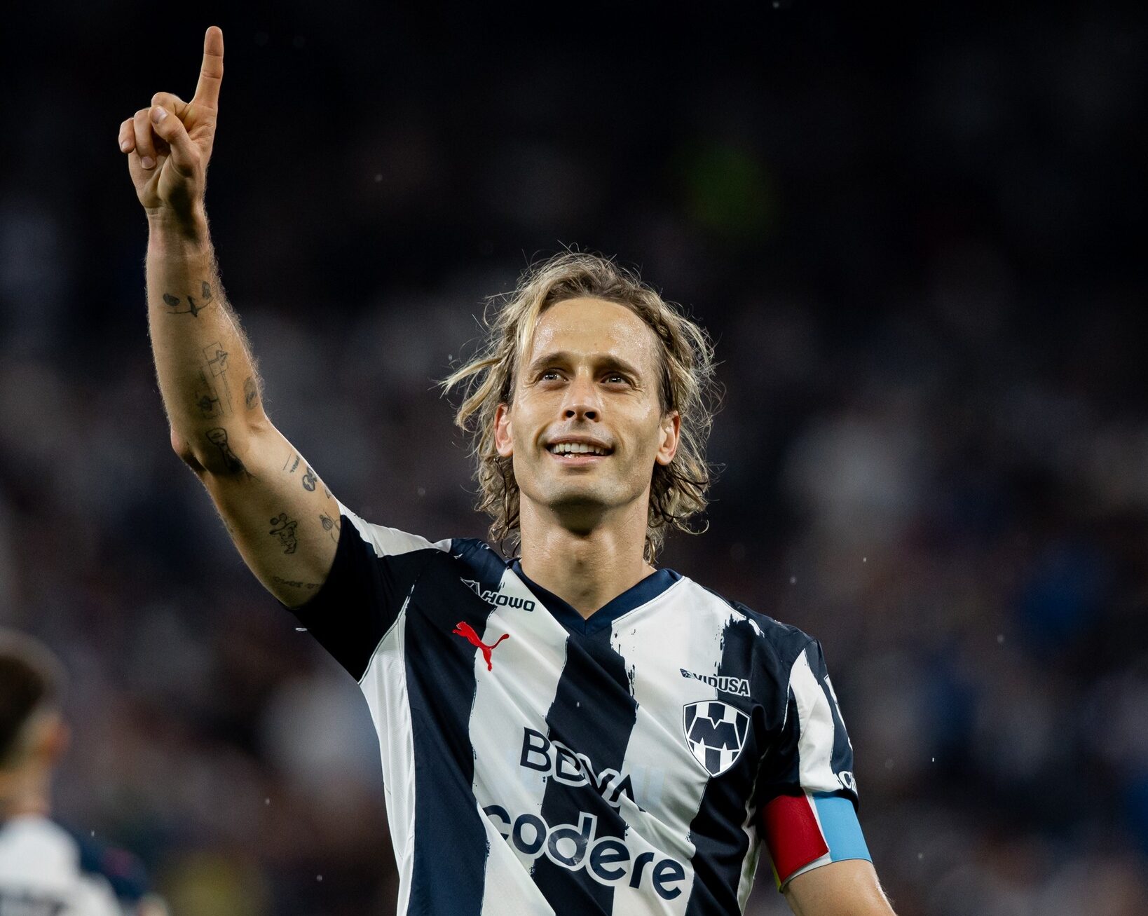 Rayados golea 4-0 a Querétaro en el debut de Nicolás Sánchez