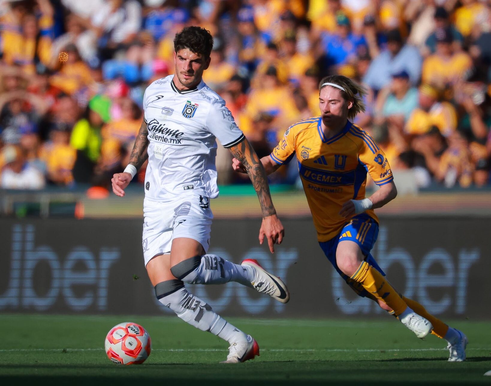 Querétaro rescata empate ante Tigres